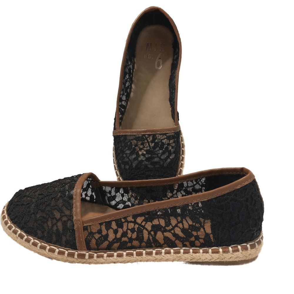 Mix no. 6 black lace flats, size 6